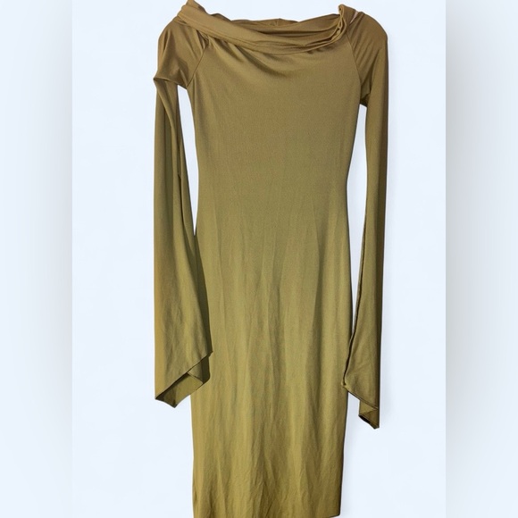 Bronze Noir Enchantment Off-Shoulder Flare Sleeve Dress | Size S - Picture 4 of 8